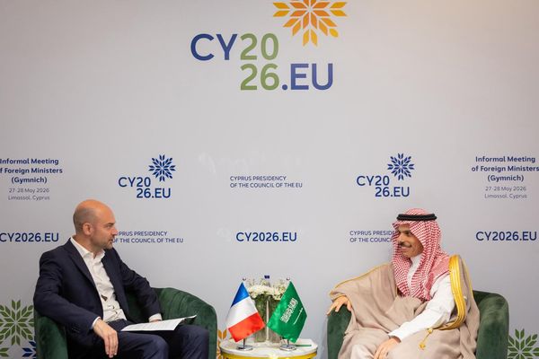 وزير الخارجية يلتقي وزير خارجية فرنسا