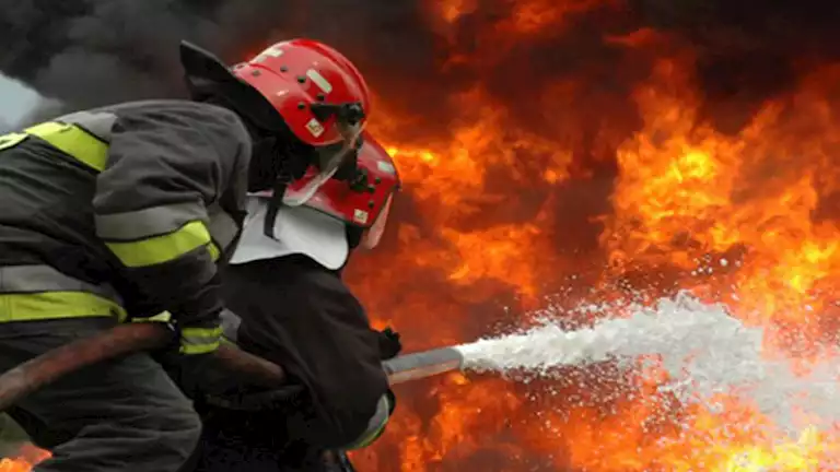 تفاصيل السيطرة على حريق عقار سكني بالقليوبية