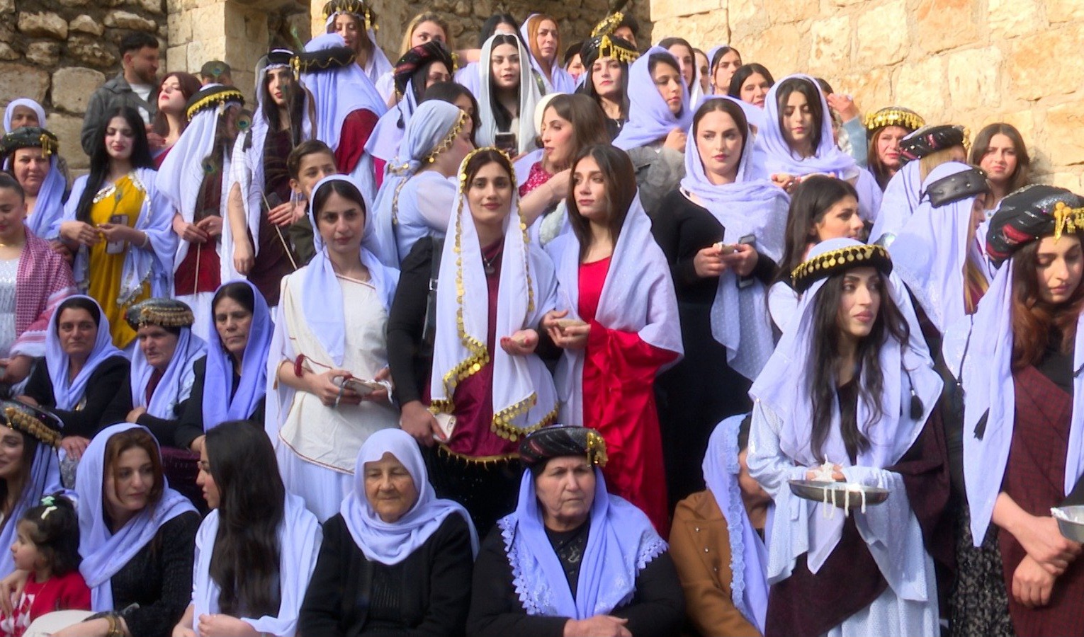 بالصور.. الإيزيديون يحيون (سري صالي) في نينوى بطقوس رمزية