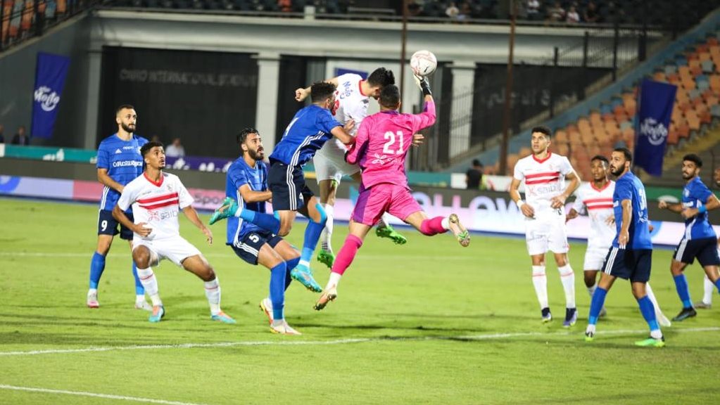 شوط أول سلبي بين سموحة والزمالك بالدوري