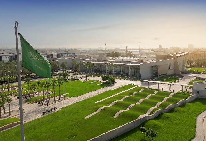 رؤية السعودية 2030.. رحلة التحول من تأسيس القواعد إلى ترسيخ الريادة
