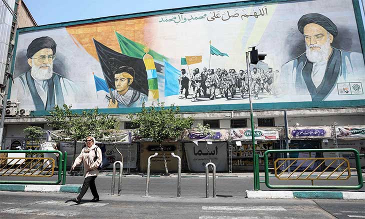 إيران الثورية والمستبدة كما يؤرّخ لها همايون كاتوزيان