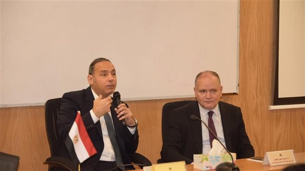 جامعة القاهرة الأهلية تستضيف رئيس الرقابة المالية لتعزيز جاهزية الطلاب لسوق العمل