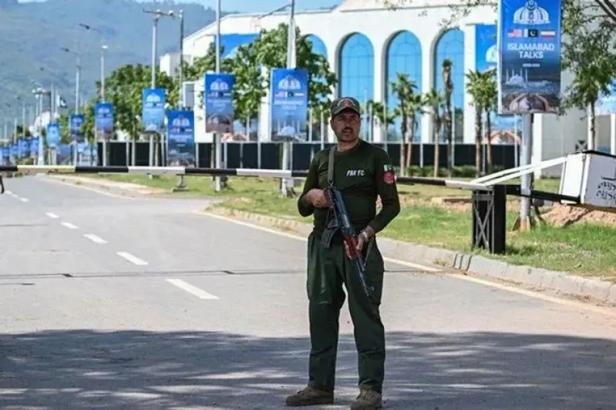 إسلام آباد تشدد إجراءاتها الأمنية وسط ترقب جولة محتملة من المباحثات الأمريكية–الإيرانية