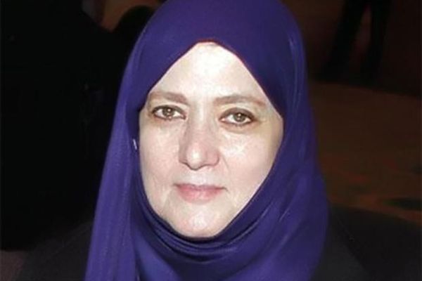 احلق شنبك.. شمس البارودي تهاجم منتقديها وتدافع عن ظهورها