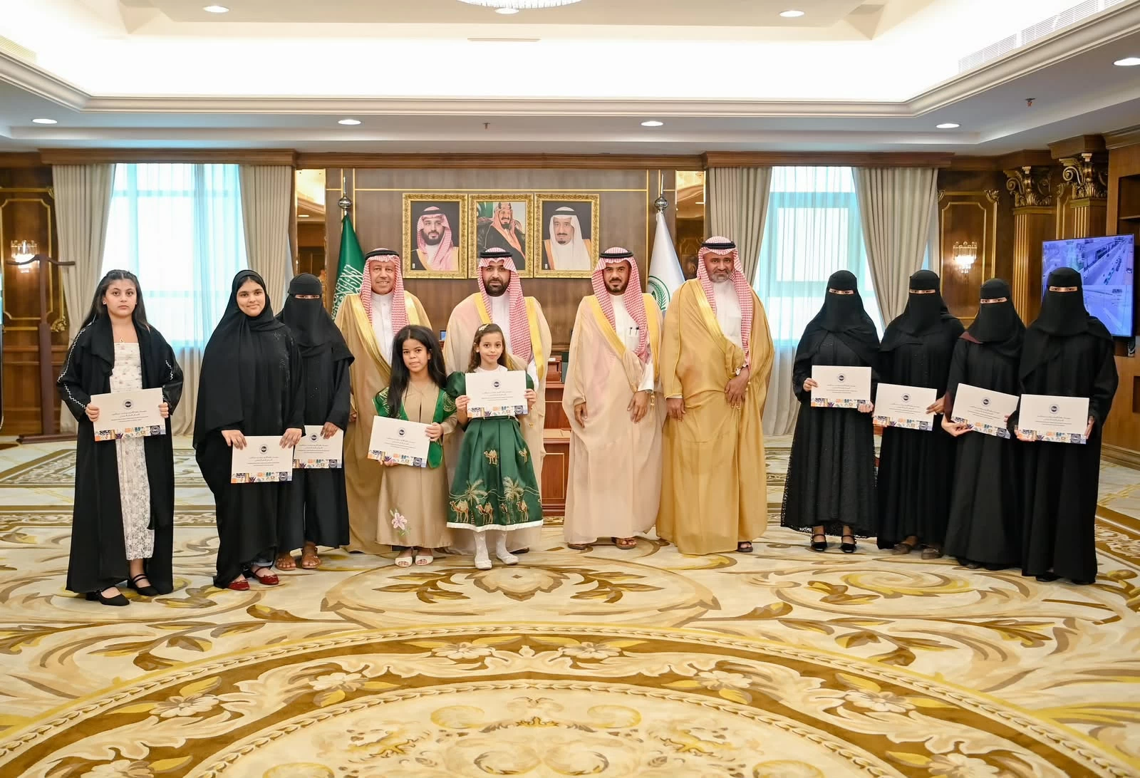 أمير جازان يكرّم الفائزين بجائزة الأميرة صيتة بنت عبدالعزيز للمواطنة المسؤولة