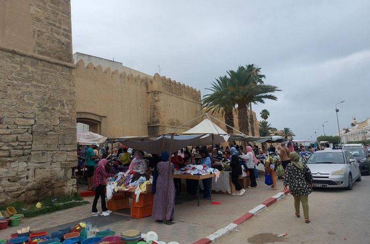 صفاقس فوضى عارمة على أرصفة المدينة بسبب الانتصاب الفوضوي…