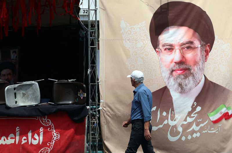 خامنئي يقول إن الولايات المتحدة وإسرائيل تسعيان لـ”زرع الانقسام” بين الإيرانيين