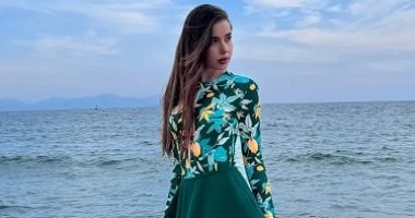 قبل ما تطلعى الساحل.. إزاى تختارى لون مايوه مناسب يخلى الصورة تطلع حلوة