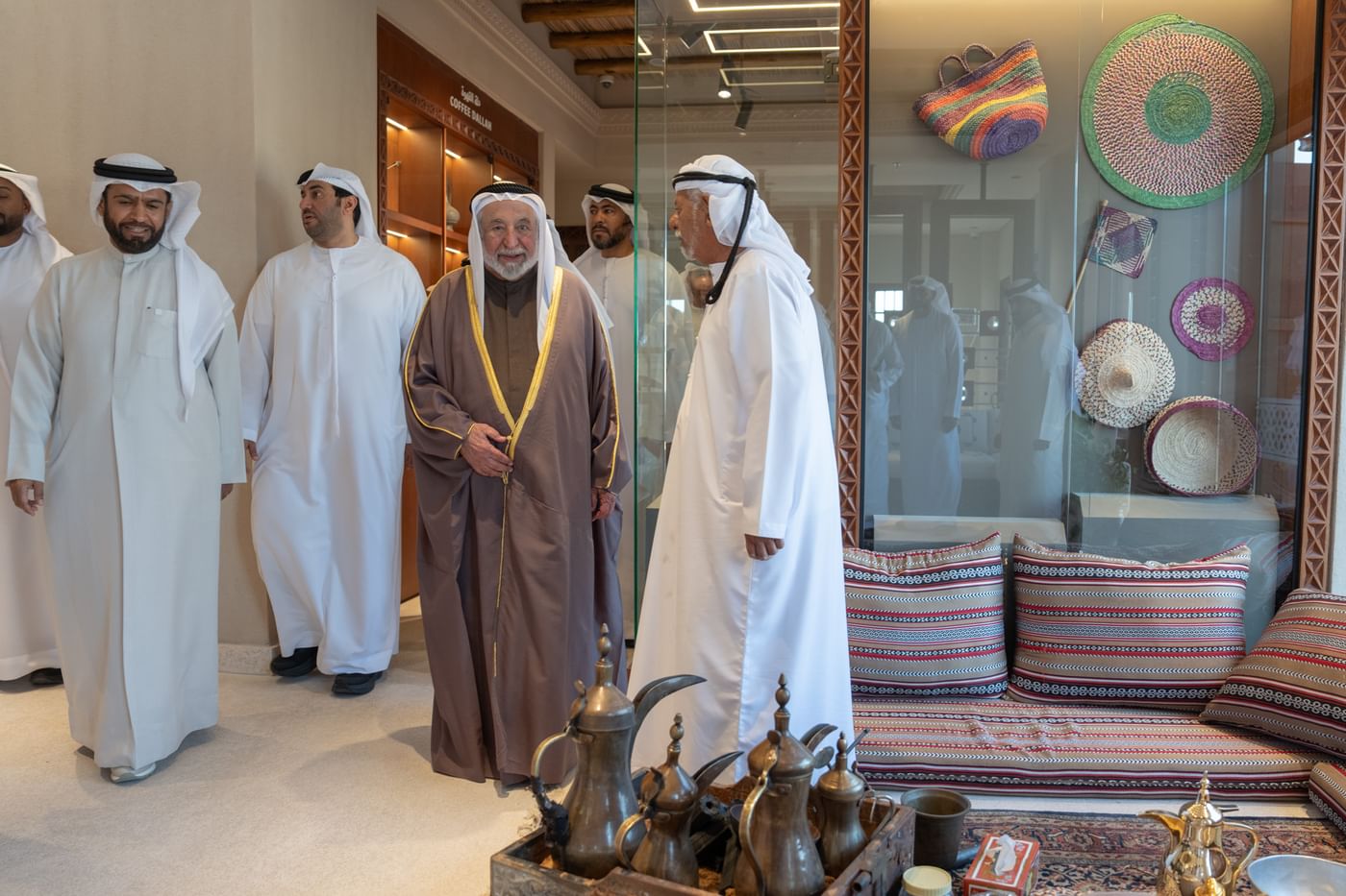 سلطان القاسمي.. يفتتح سوق فلي التراثي ويؤكد مواصلة مشاريع تطوير الإنسان بالشارقة