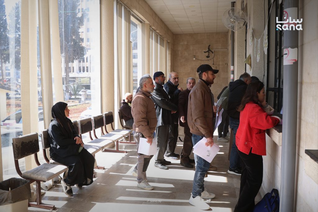 نظام إلكتروني جديد لتعزيز خدمات المكتب القنصلي في حمص وتسهيل إنجاز المعاملات