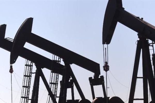 نائب الرئيس الإيرانى: استقرار أسعار الوقود مرهون برفع الضغوط