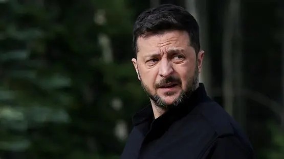 زيلينسكي يعلن قصف منشأتين للنفط في جزيرة القرم وكراسنودار الروسية