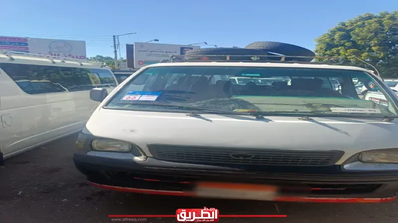 استجابة لشكاوى الركاب.. إيقاف سائق ميكروباص لمخالفته وزيادة الأجرة على خط ”إسنا