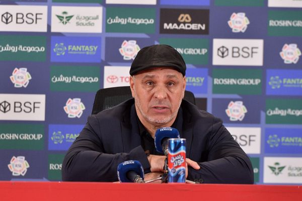 طريقة اللعب (3-1-4-2) هي الأنسب لفريقنا