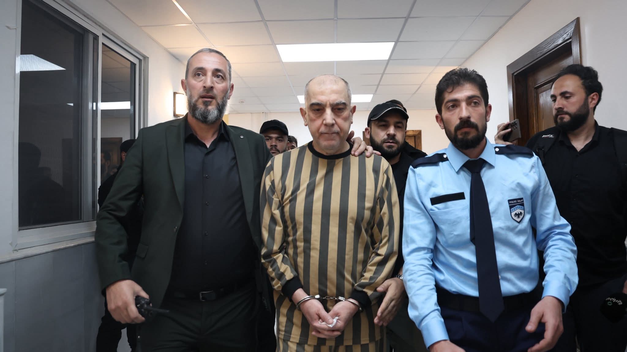 نقابة المحامين تشكّل “لجنة دفاع” لذوي الضحايا في محاكمة عاطف نجيب