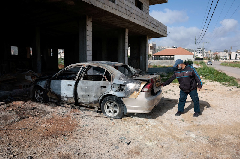 مستوطنون يحرقون منزلا ومركبة لعائلتين فلسطينيتين شمال رام الله