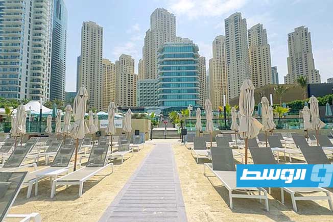 دبي تداوي قلق السياح بـ«علاج احتضان الجمال» مجاناً