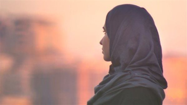 حكم إكراه المرأة على الحجاب، داعية يحسم الجدل: العبادة لا تفرض بالقوة