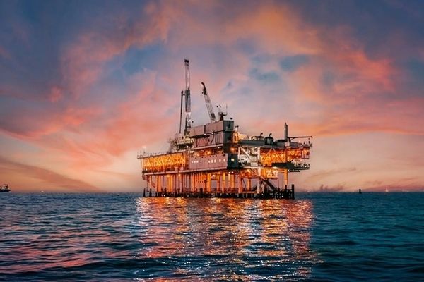 وكالة الطاقة الدولية تخفّض توقعاتها لنمو الطلب على النفط في 2026