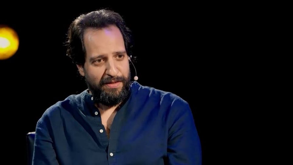 أحمد أمين : عبد العزيز النص يشبهنى فى الأبوه فقط بالنص التاني|خاص