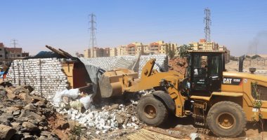 إزالة 7 تعديات بالإسكان المميز فى أسوان