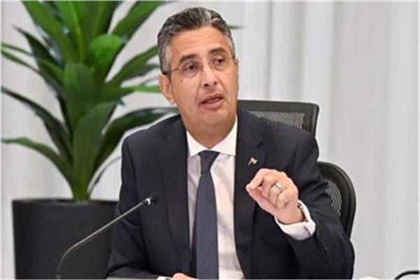وزير التموين يكشف ملامح التحول للدعم النقدي.. ويؤكد تنقية البطاقات لضمان وصوله إلى مستحقيه