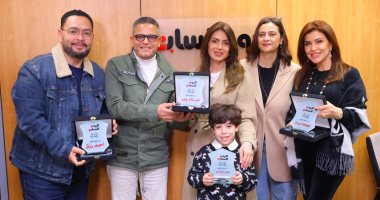 «اليوم السابع» يكرم نجوم مسلسل اللون الأزرق