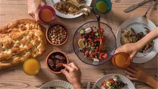 "روشتة" سحرية للقضاء على الجوع والعطش في رمضان (فيديو)