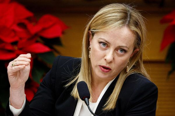 ميلوني تعلن تعليق تجديد اتفاقية التعاون العسكري بين إيطاليا وإسرائيل