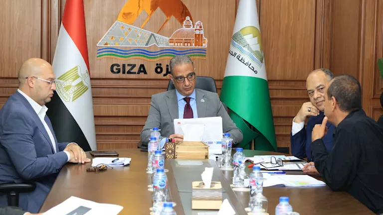 محافظ الجيزة: سرعة البت في التراخيص وزراعة 500 شجرة بأبو النمرس