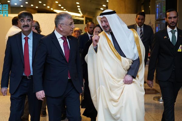 سفير المملكة لدى تركيا يزور صالة "مبادرة طريق مكة" بمطار إيسنبوغا الدولي في أنقرة