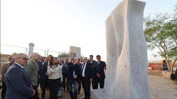 وزيرة الثقافة: سمبوزيوم أسوان منصة عالمية لترسيخ ريادة مصر في فن النحت