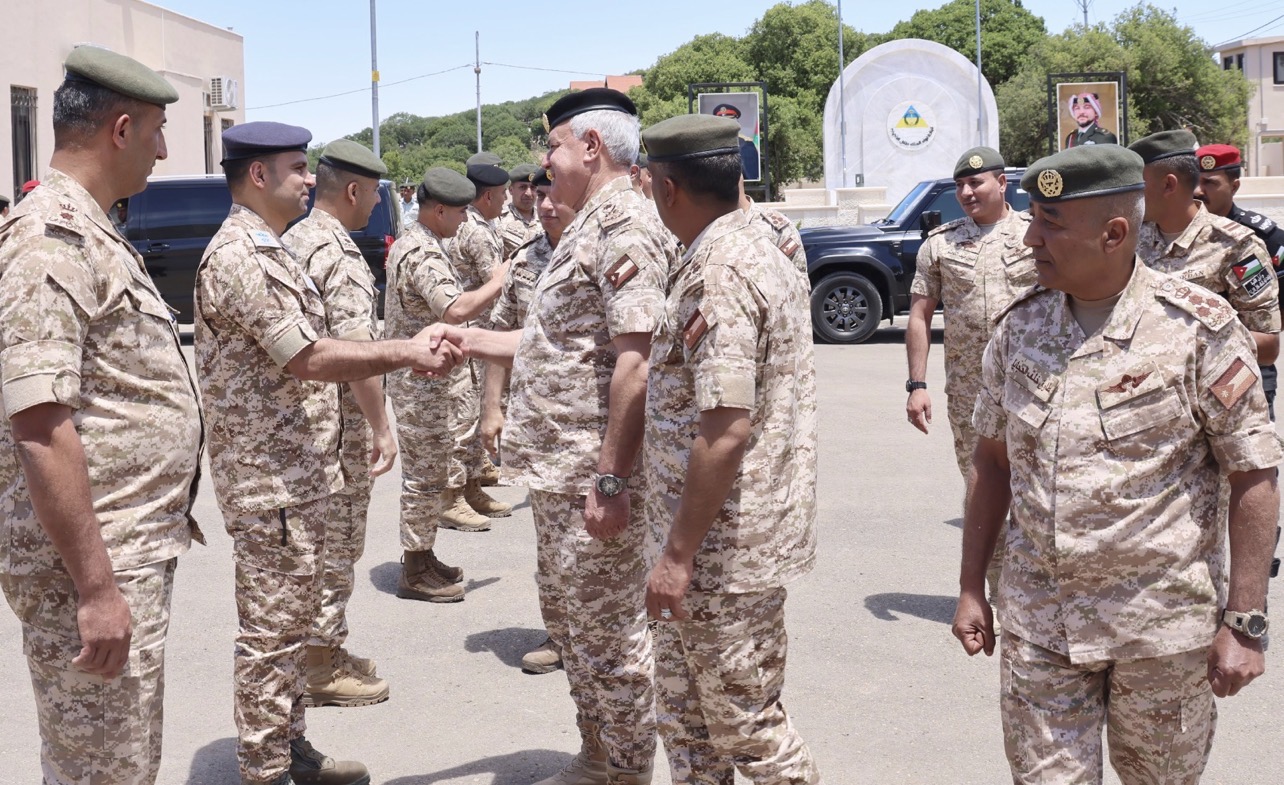 الحنيطي يزور المنطقة العسكرية الشمالية ويفتتح المبنى الجديد لقيادة لواء الملك طلال الآلي- 3