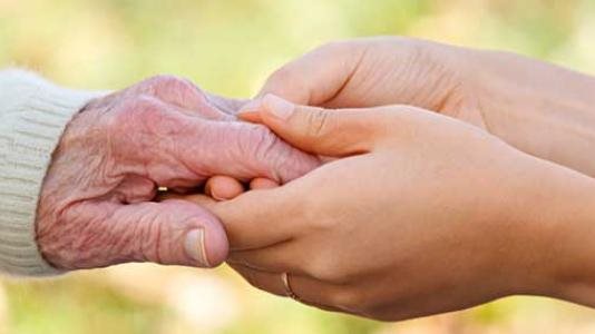 دعاء لحفظ الأب والأم.. داوم عليه أوقات استجابة الدعاء