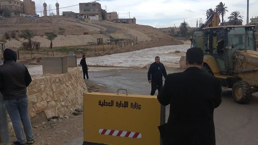 إغلاق جسر الشامية في معان مؤقتاً بسبب ارتفاع منسوب المياه