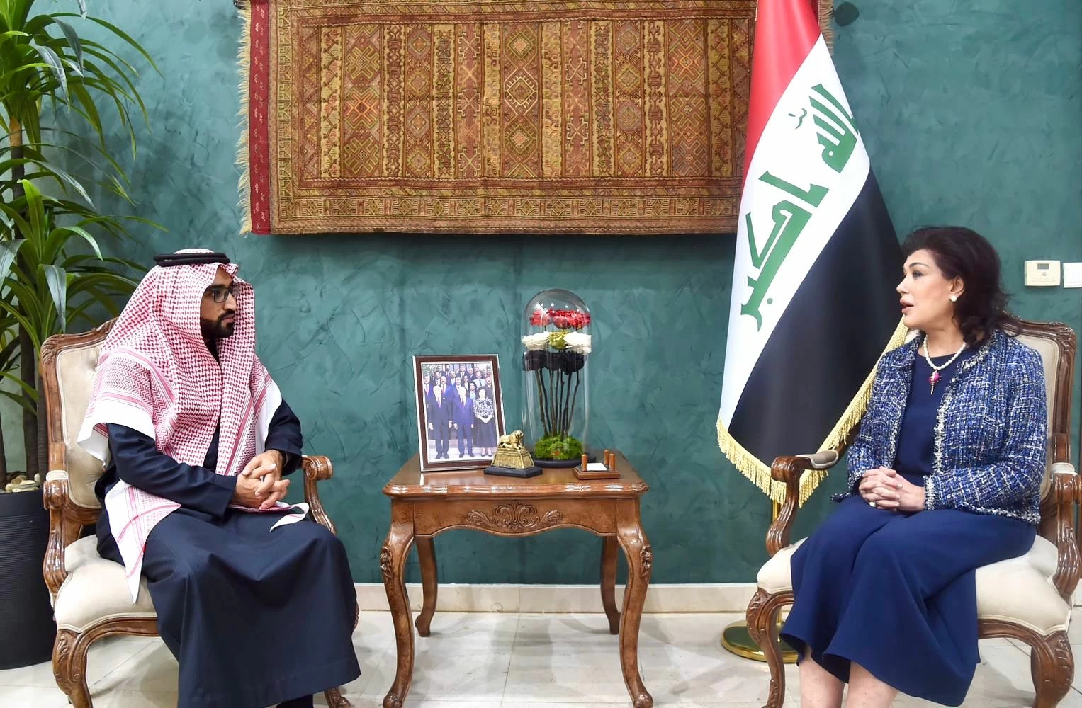السفيرة العراقية لـ«عكاظ»: رحلات من نيودلهي والقاهرة لإعادة العالقين عبر مطار عرعر