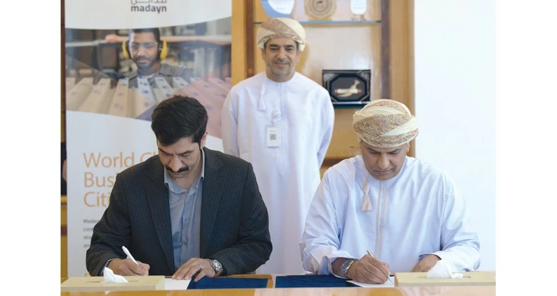 بحجم استثمارات 1.6 مليون ريال.. توقيع 3 عقود لإقامة مشاريع بمدينة السويق الصناعية