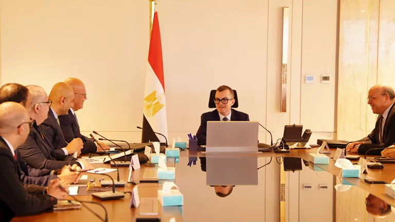 وزير التخطيط: إعادة توجيه استثمارات بنك الاستثمار القومي لتمويل البني