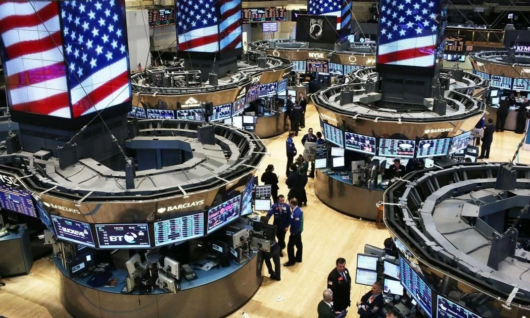 صناديق الأسهم الأمريكية تشهد أكبر موجة تخارج منذ شهرين