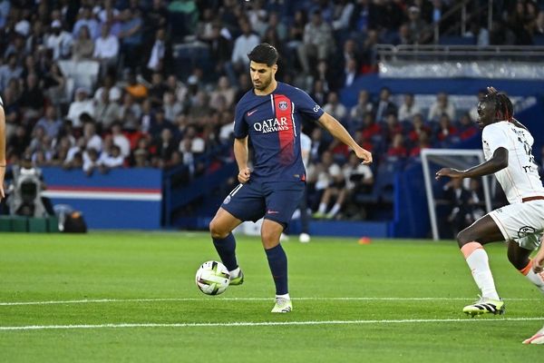باريس سان جيرمان يتعادل مع لوريان ويؤجل تتويجه بلقب الدوري الفرنسي