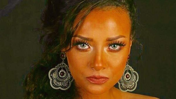 تفاصيل القبض على الفنانة هالة سرور بسبب مشاجرة في الشيخ زايد