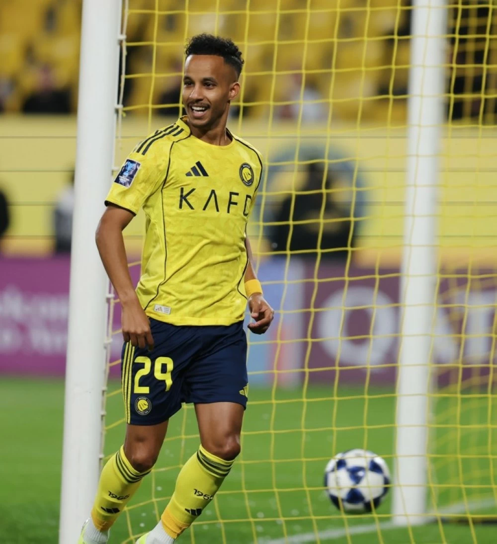 الهلال يترقب.. غريب لـ«عكاظ»: النصر لم يحسم مستقبلي