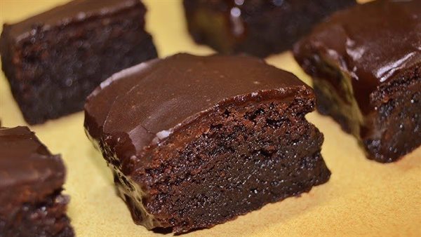 طريقة عمل البراونيز في خطوات سريعة وبمكونات بسيطة