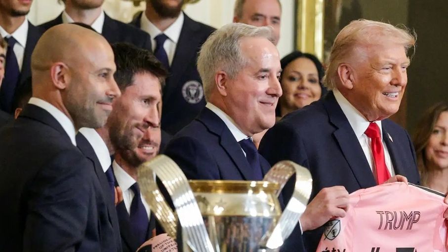 ماذا قدم ميسي لترامب في زيارته التاريخية للبيت الأبيض؟