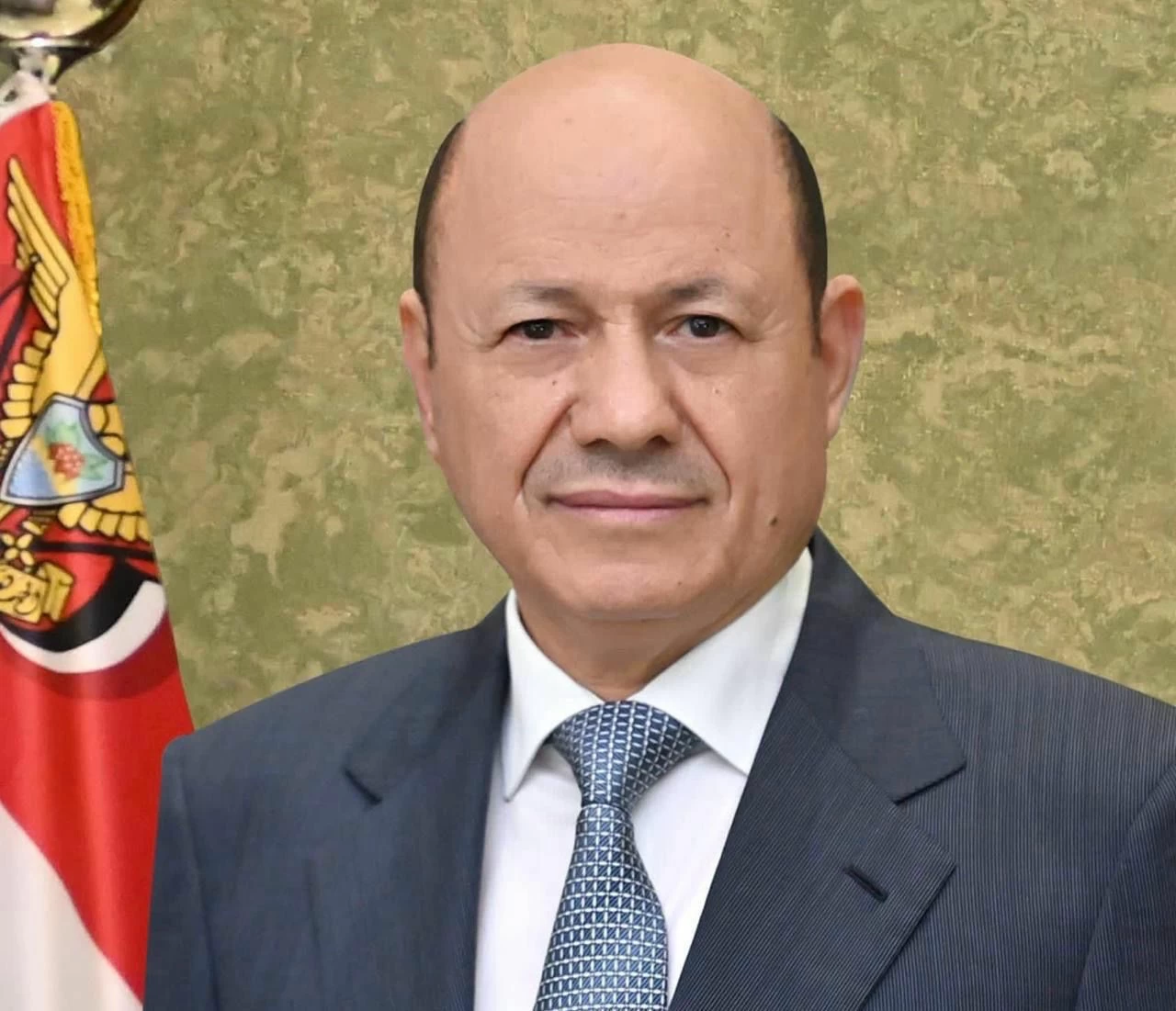 العليمي يوجه بتشكل لجنة للتحقيق في اغتيال مراسل العربية
