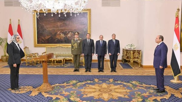 كيف تدير حنان مجدي الملفات الحيوية ومشاكل الواحاتية بعد توليها محافظ الوادي الجديد