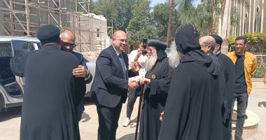 نائب محافظ الجيزة والسكرتير العام يزوران مطرانية الأقباط الأرثوذكس بطموه