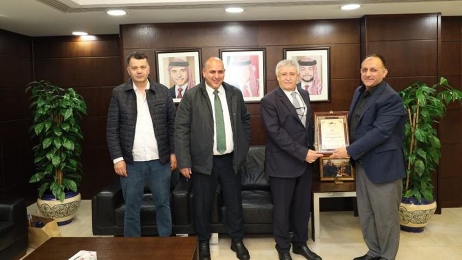 لقاء مثمر بين نقابة تأجير السيارات السياحية ووزير النقل لتعزيز الشراكة ودعم القطاع