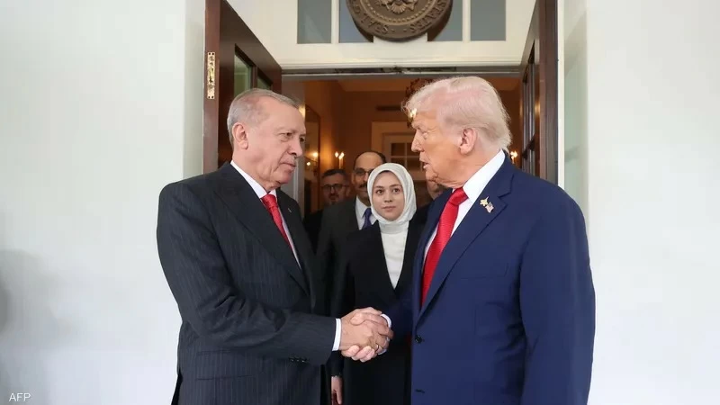 خلال اتصال هاتفي.. أردوغان يؤكد لترمب إمكانية حل الخلافات مع إيران